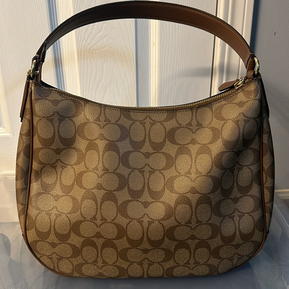 Brown leather Coach shoulder bag. - Picture 2 of 3